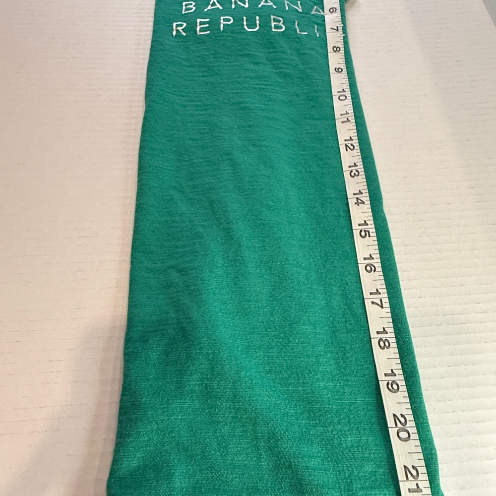 Banana Republic Green Logo T-Shirt - Size Small Preowned - Picture 7 of 9